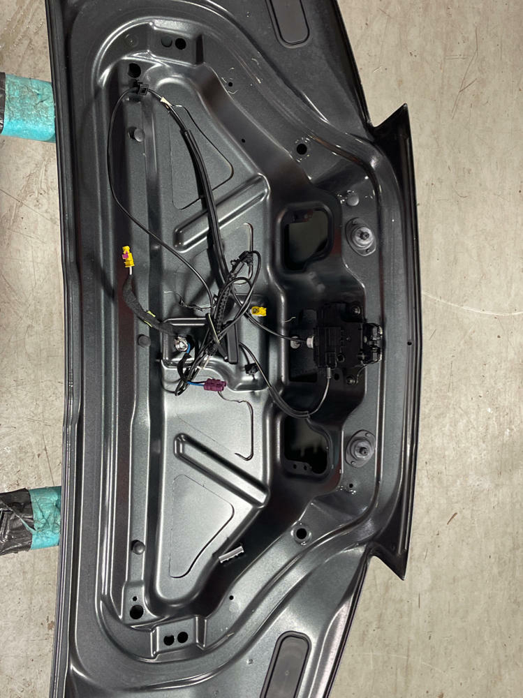2016-23 Chevrolet Camaro SS Trunk Lid & Spoiler 38k Miles OEM 199