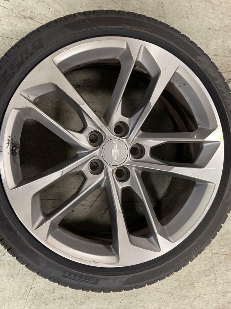 2016-23 Chevrolet Camaro SS Rear Wheel Pirelli LH RH  38k Miles OEM 199
