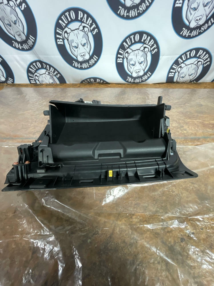 2018-23 Ford Mustang GT 5.0 Eco Boost Glove Box 223