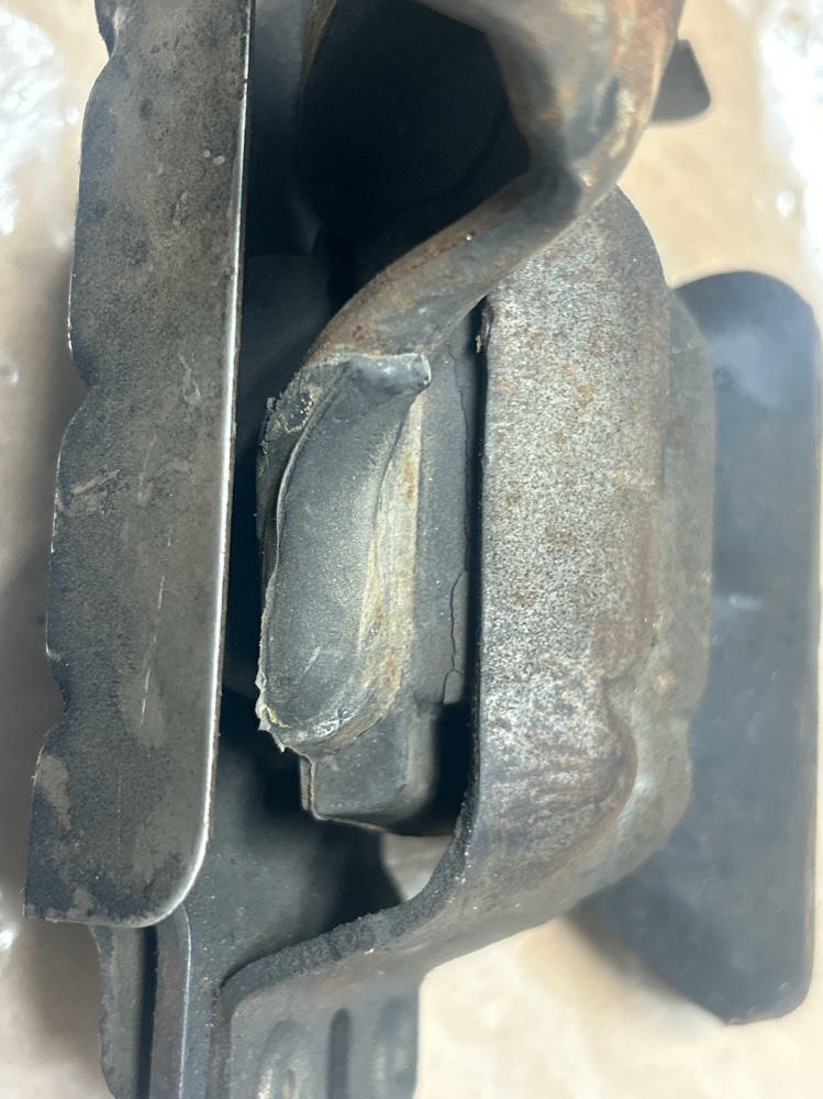 2003-04 Ford Mustang SVT Cobra 4.6 4V Motor Mount Pair 235