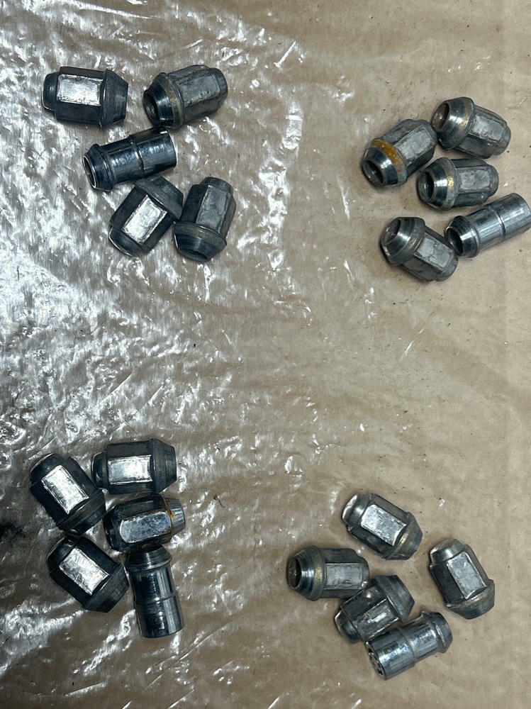 2003-04 Ford Mustang SVT Cobra Lug Nut Set 235