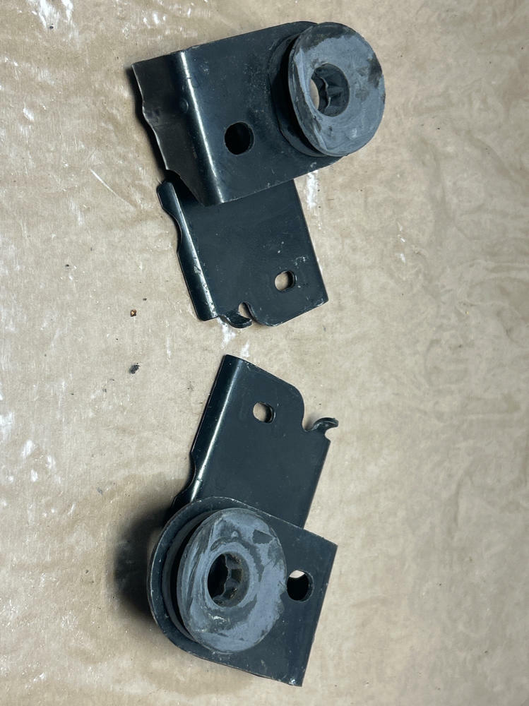 1999-01 SVT Cobra Upper Radiator Brackets 234