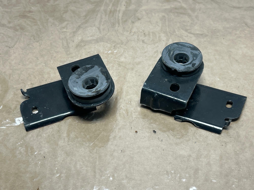 1999-01 SVT Cobra Upper Radiator Brackets 234