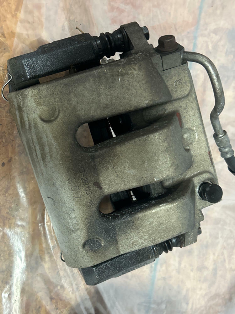 2011-14 Ford Mustang GT Front Brake Calipers Pair (Base Model) 231
