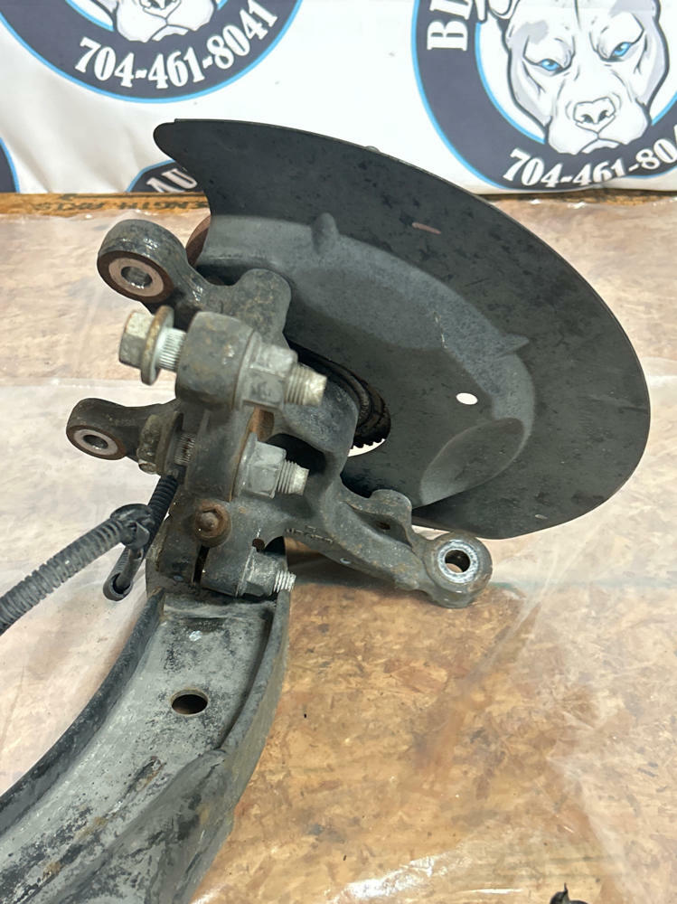 2011-14 Ford Mustang GT 5.0 Driver LH Suspension Control Arm Spindle 231