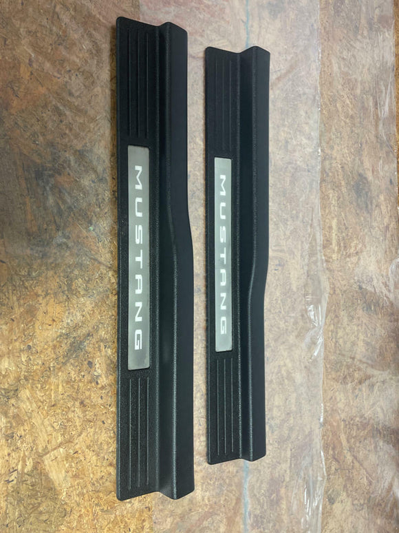 2011-14 Ford Mustang Illuminated Door Sills Pair LH RH 231