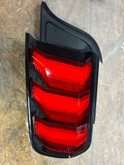 2015-23 Ford Mustang GT Passenger RH Tail Liight 254