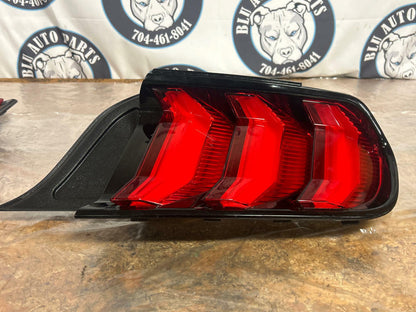 2015-23 Ford Mustang GT Passenger RH Tail Liight 254