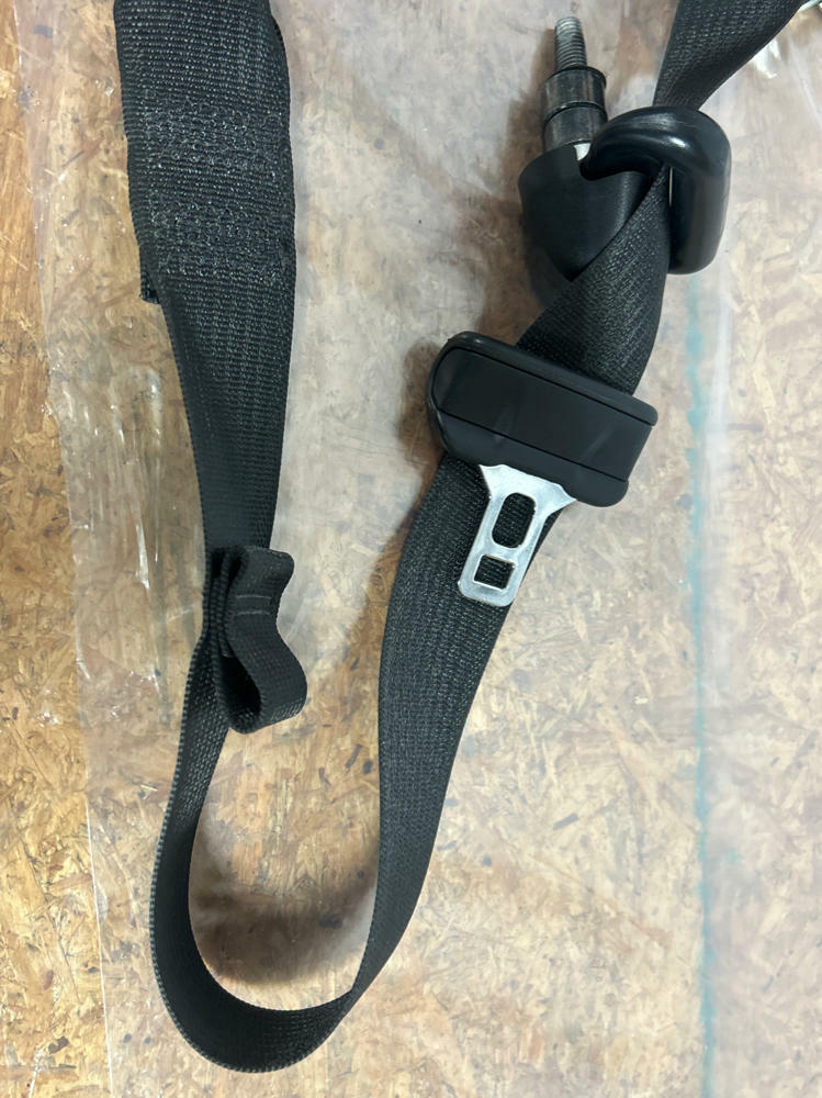 2015-17 Ford Mustang Coupe Front Passenger RH Seat Belt Assembly 253