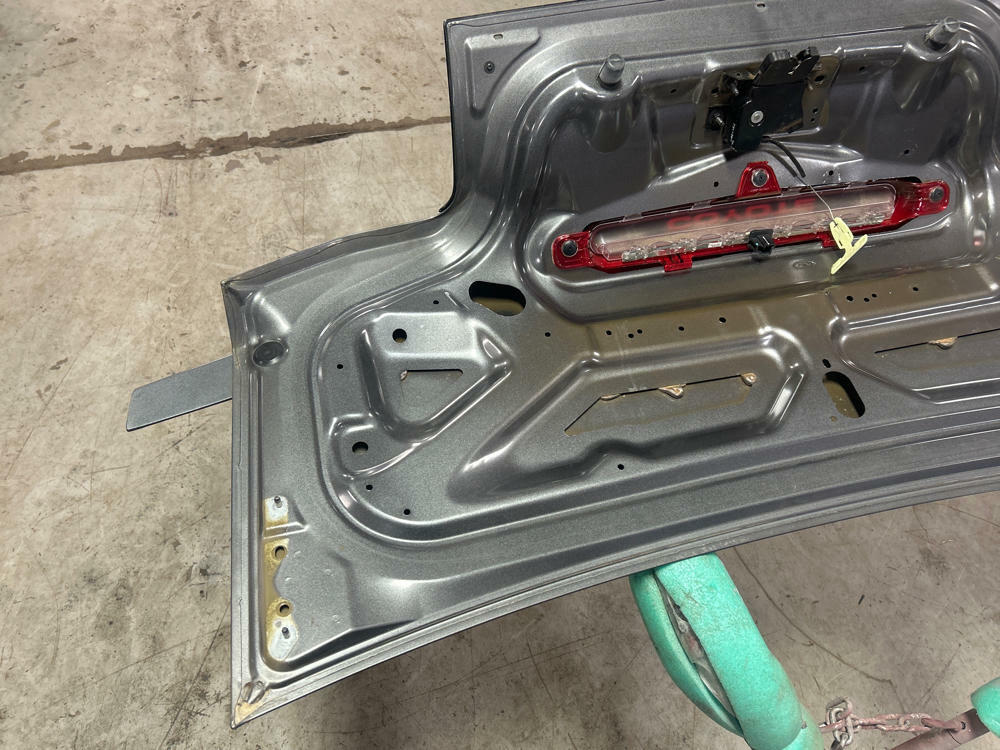 2013-14 Ford Mustang Decklid w/ Spoiler (Code UJ) 239
