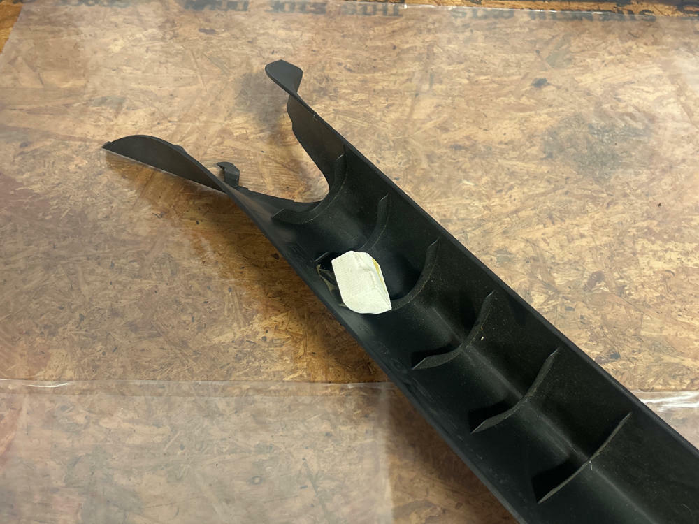 2011-14 Ford Mustang Passenger RH Interior A-Pillar 239