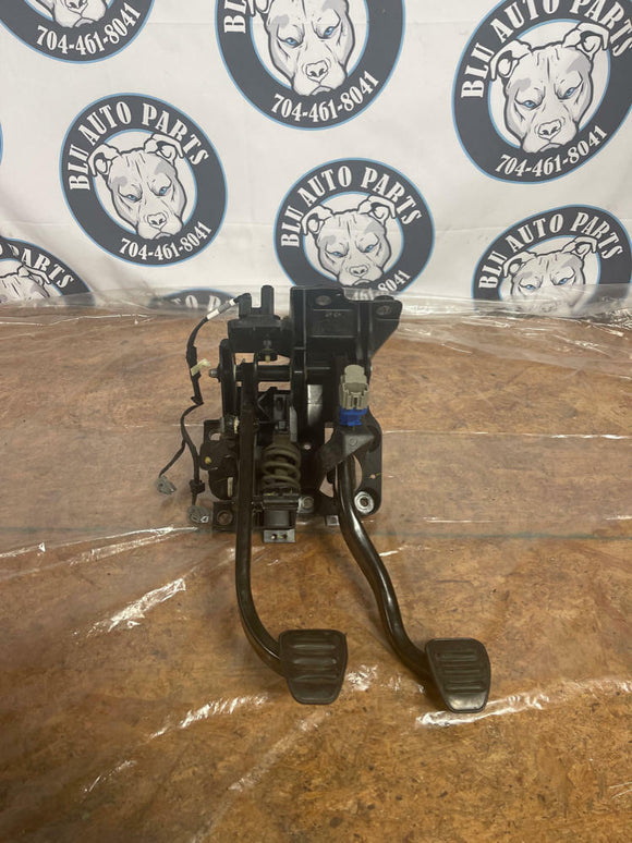 2015-23 Ford Mustang Pedal Assembly Clutch Brake MT82 6 Speed 248