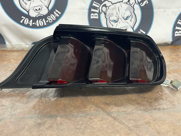 2015-17 Ford Mustang Passenger RH Tail Light 265
