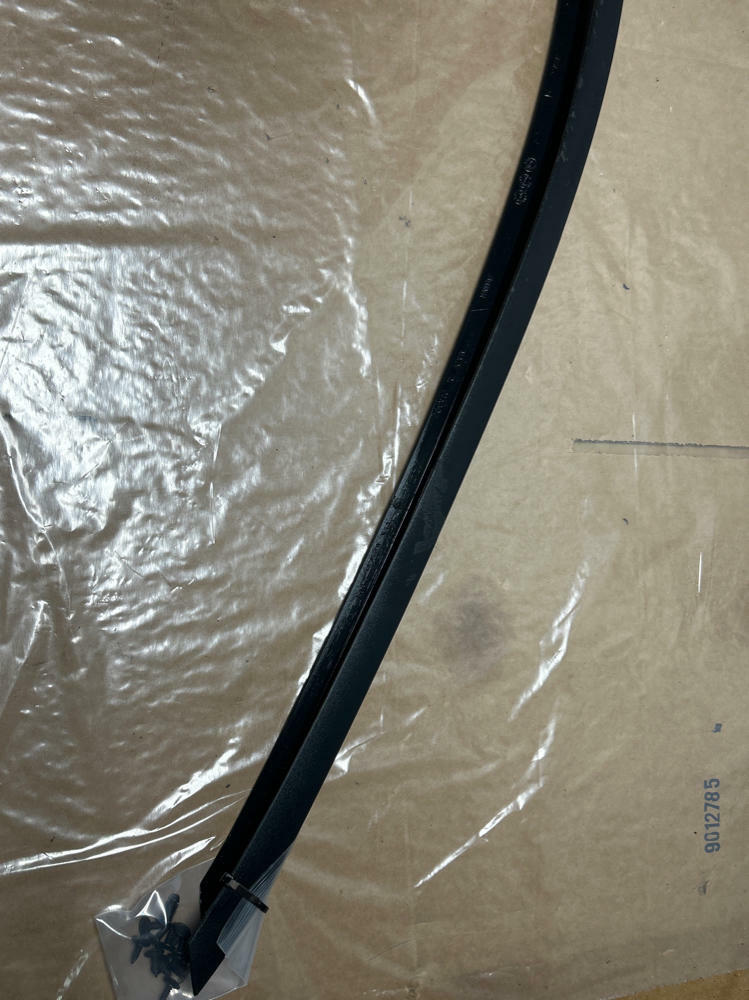 2007-09 Ford Mustang Shelby GT500 KR Window Frame Trim Pass. RH- for Coupe, 263