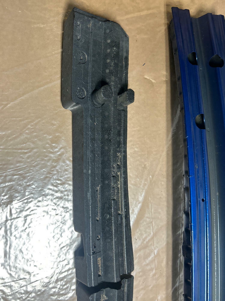 2007-09 Ford Mustang Shelby Rear Crash Absorber & Foam Vista Blue 16k Miles 263