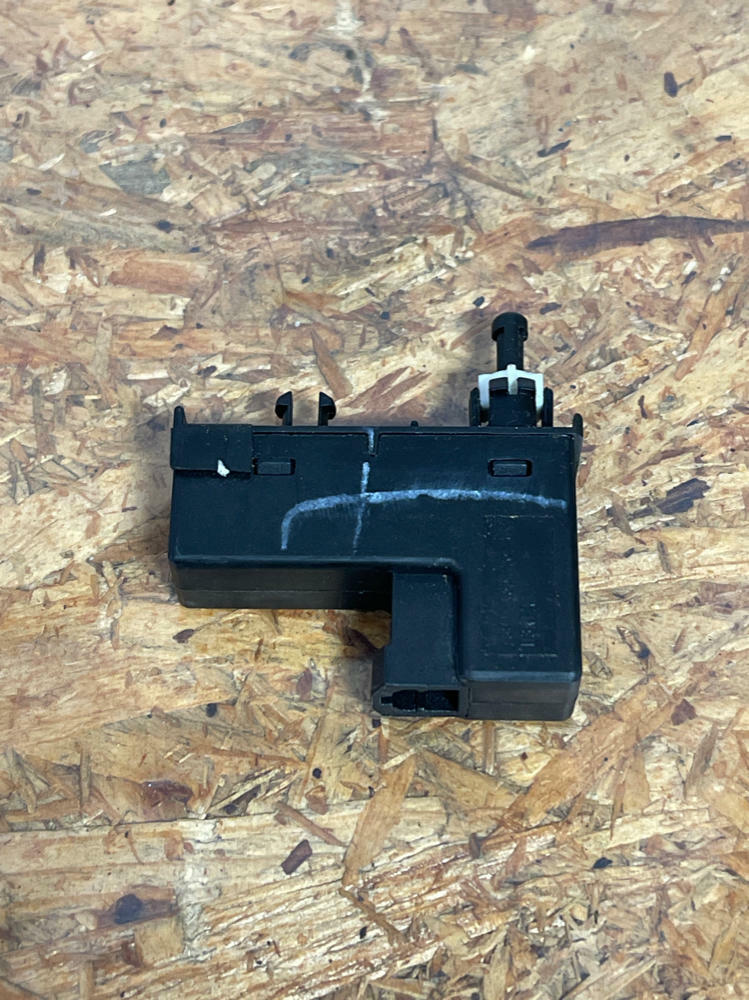 2015-17 Ford Mustang GT Glove Box Lighting Module 264