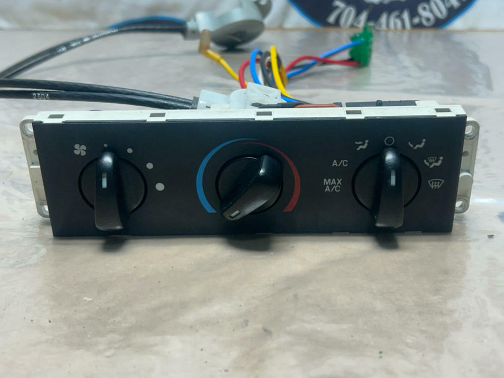 2003-04 Ford Mustang SVT Cobra HVAC Control Panel w/ Knobs- Low Miles 270