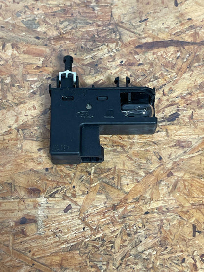2015-17 Ford Mustang GT Glove Box Lighting Module 264