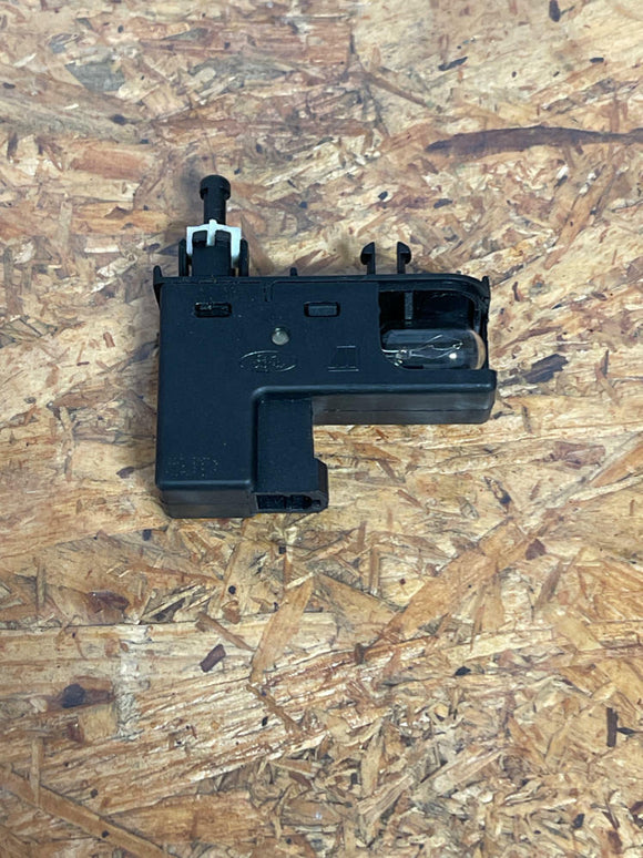 2015-17 Ford Mustang GT Glove Box Lighting Module 264