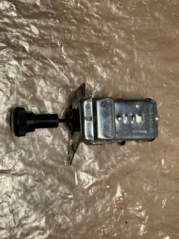 2003-04 Ford Mustang SVT Cobra Headlight Switch/Control Knob- Low Miles 270