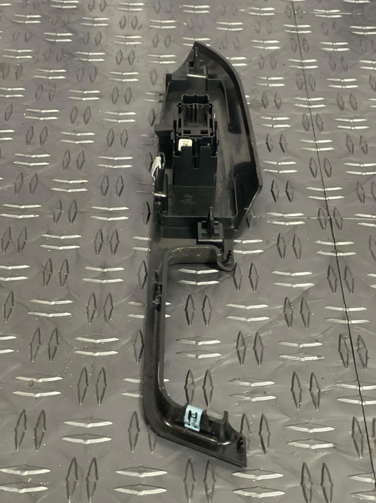 2018-23 Ford Mustang GT Passenger RH Window Control Switch- for Coupe 241