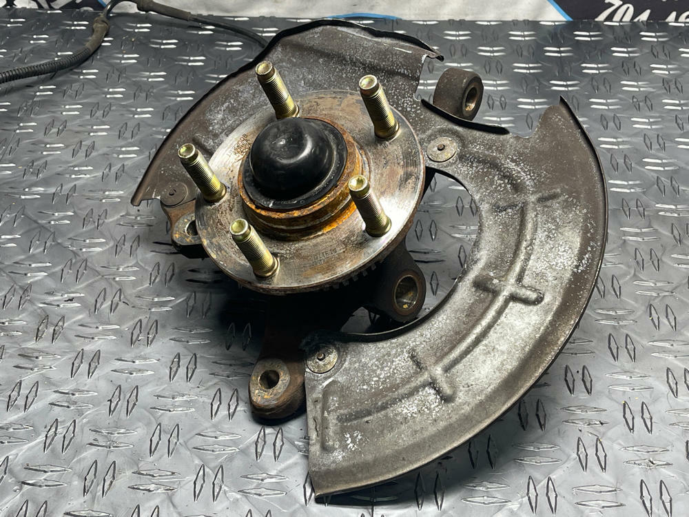 2003-04 Ford Mustang SVT Cobra RH Front Spindle Hub 255