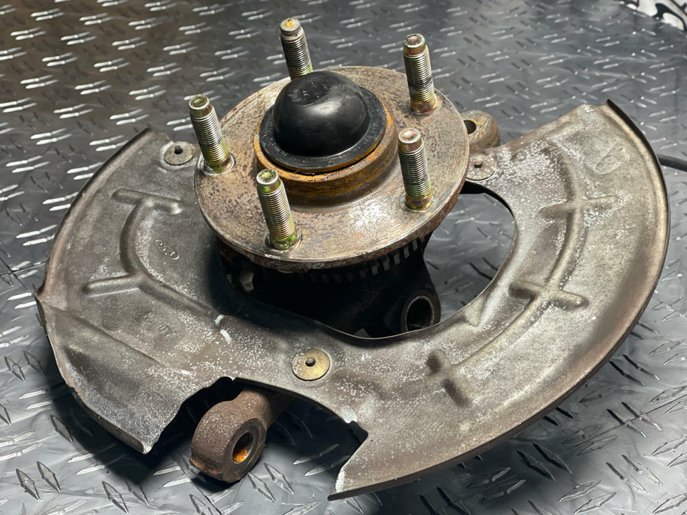 2003-04 Ford Mustang SVT Cobra LH Front Spindle & Hub 255