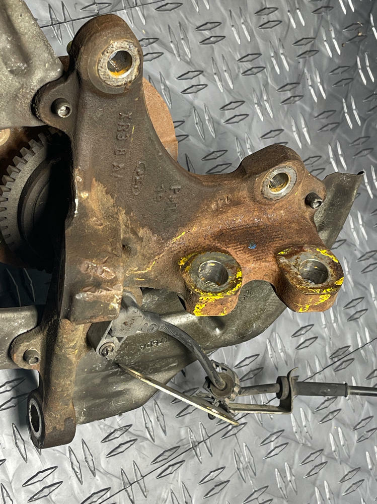 2003-04 Ford Mustang SVT Cobra LH Front Spindle & Hub 255