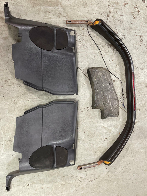 1999-04 Ford Mustang GT/Saleen Styling Bar w/ Interior Quarter Plastics 243