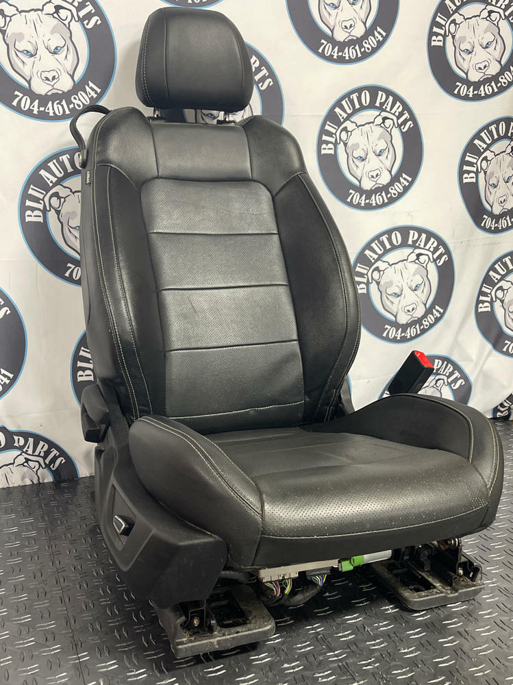 2015-17 Ford Mustang Front Pass. RH Seat- Leather, HEATED/COOLED, Good Bags
