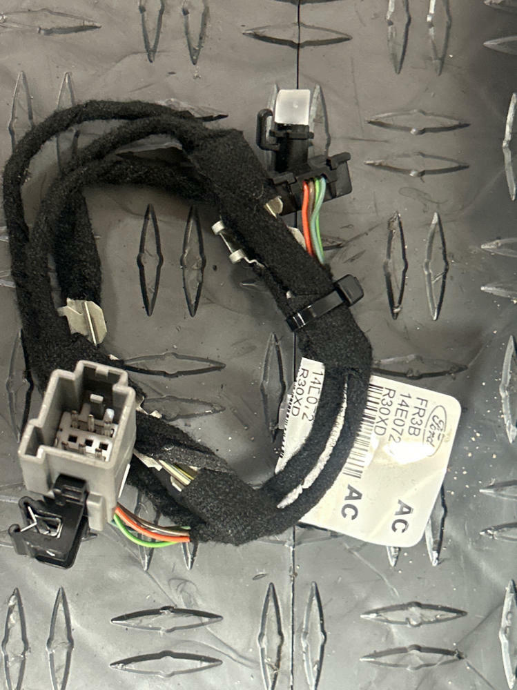 2015-17 Passenger RH Door Handle/ Lock Control Panel/ Trim & Harness 268