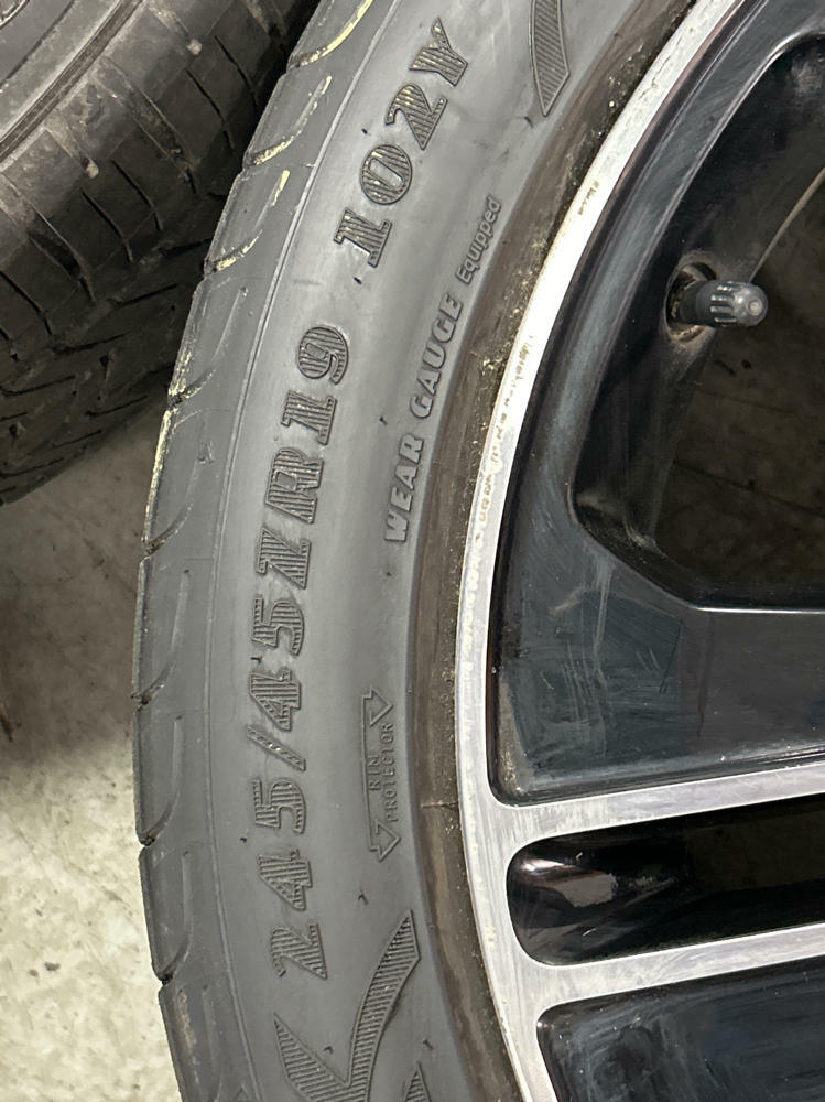 2013-14 Ford Mustang GT/CS Wheel & Tire Combo 259