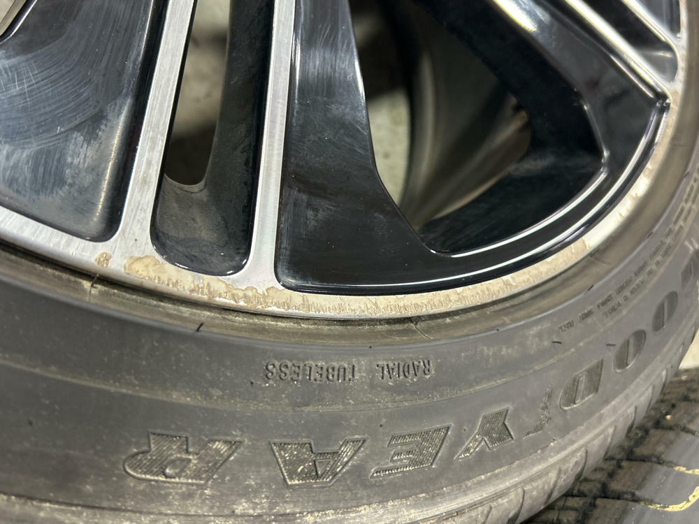 2013-14 Ford Mustang GT/CS Wheel & Tire Combo 259