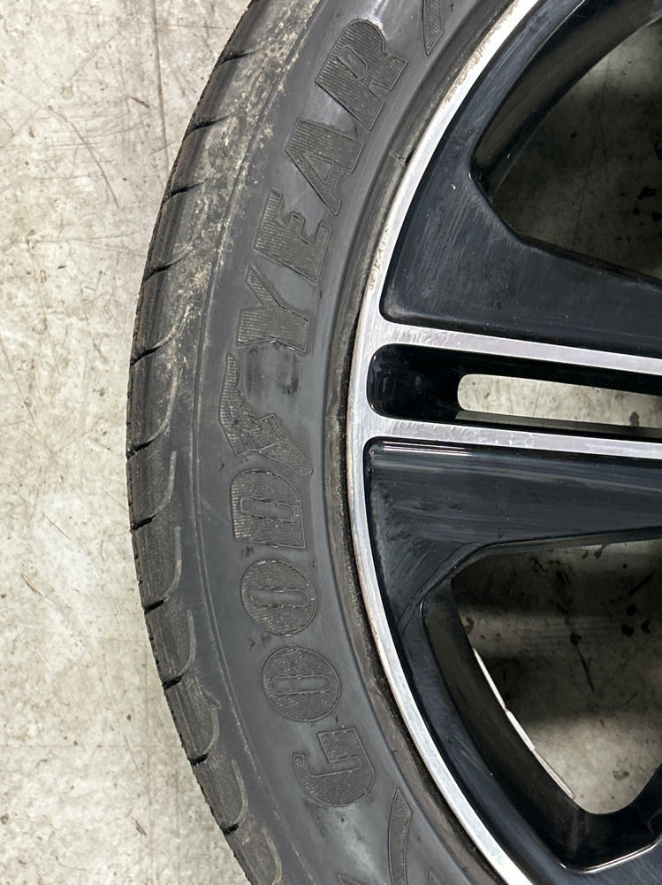 2013-14 Ford Mustang GT/CS Wheel & Tire Combo 259