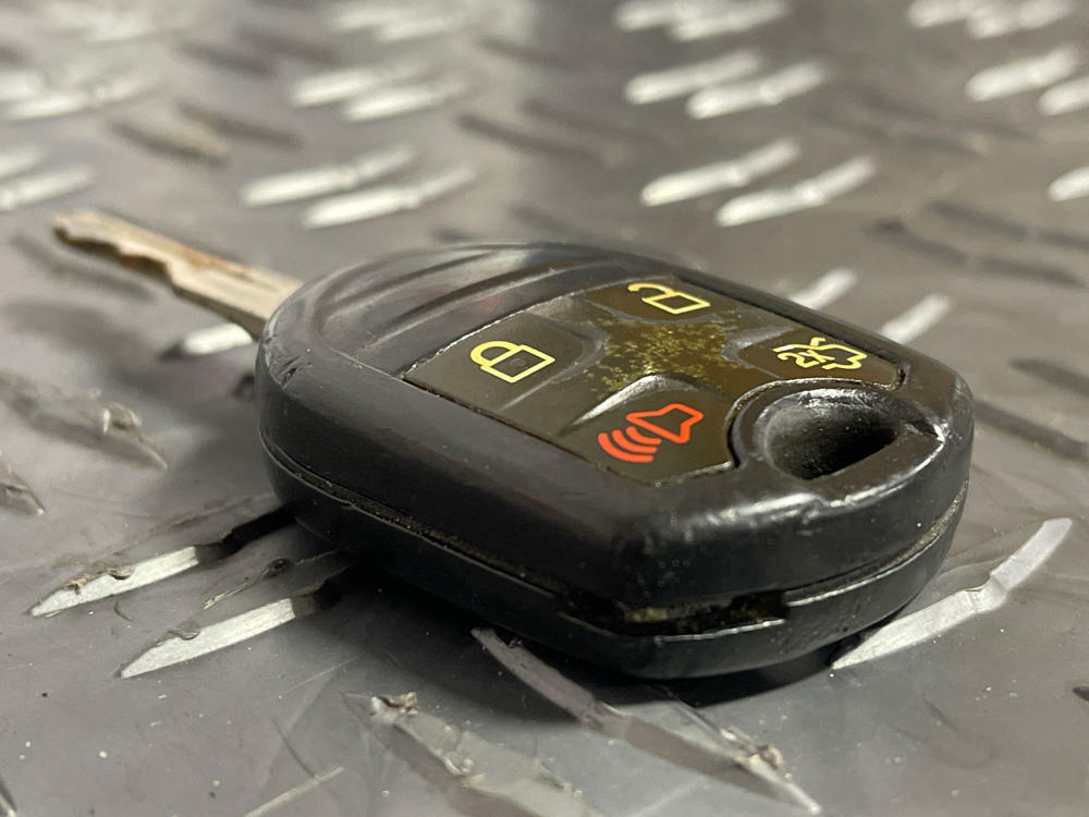 2013-14 Ford Mustang GT V6 Key Fob Ignition 259