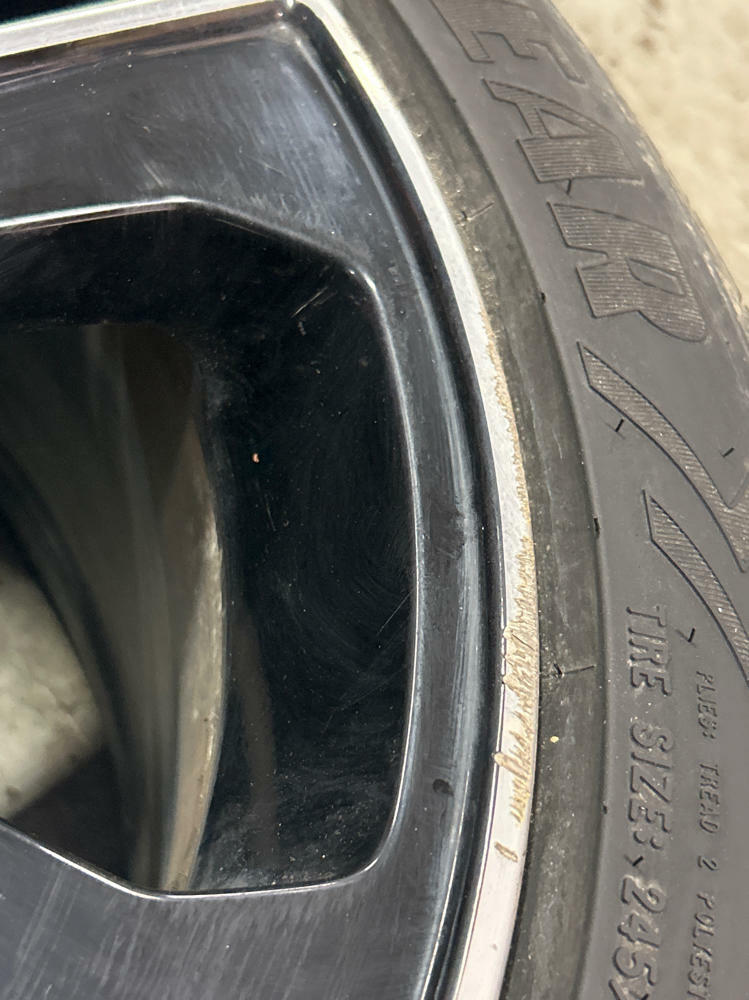 2013-14 Ford Mustang GT/CS Wheel & Tire Combo 259