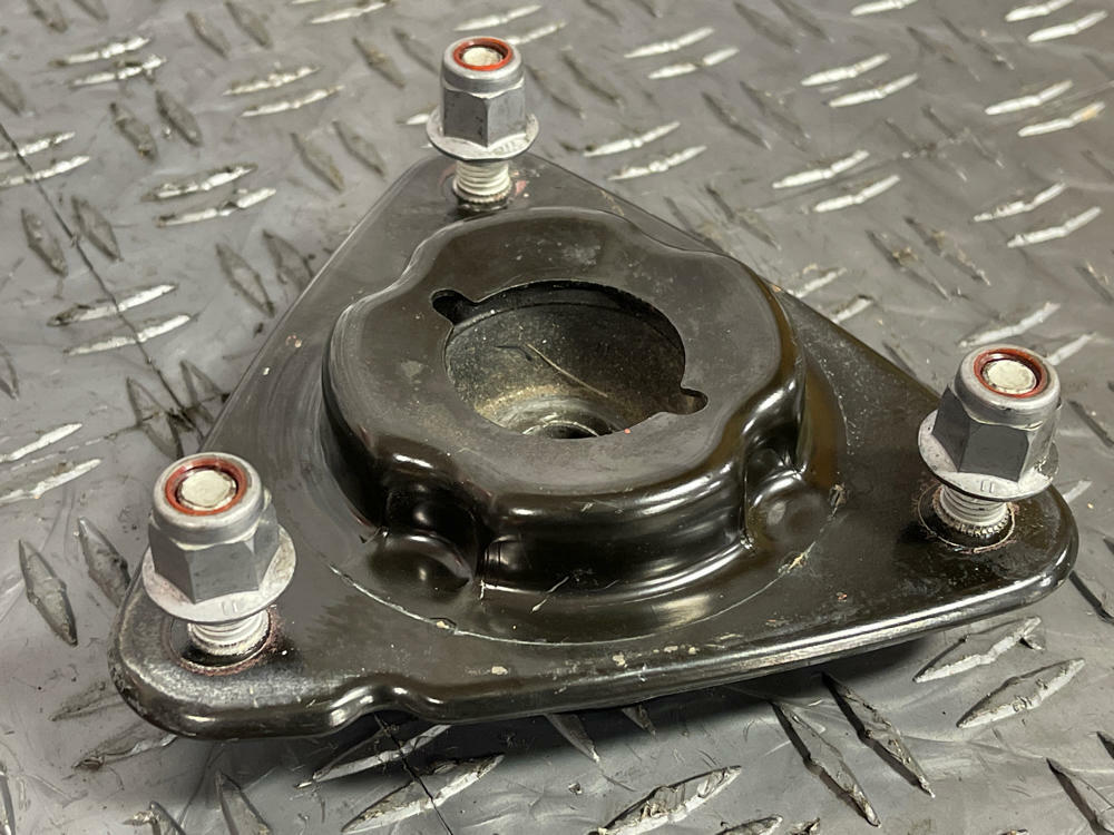 2015-23 Ford Mustang Strut Tops Pair LH/RH OEM 258