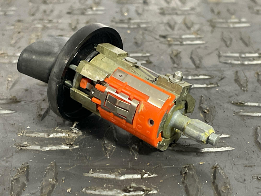 2003-04 Ford Mustang SVT Cobra Ignition & Key 272