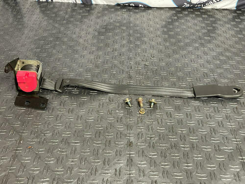 2003-04 Ford Mustang SVT Cobra Driver LH Front Seat Belt Convertible 273