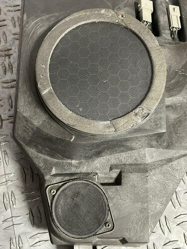 2003-04 Ford Mustang SVT Cobra Convertible Rear Speaker Boxes & Speakers 273