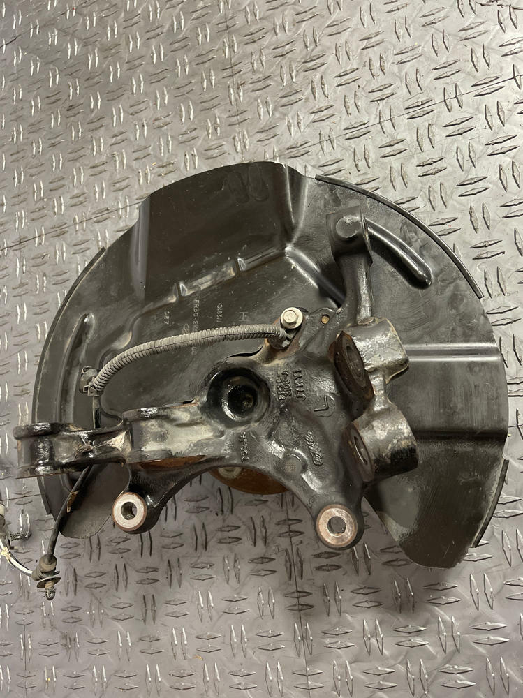 2018-23 Ford Mustang GT Perforance Pack Driver LH Spindle 274