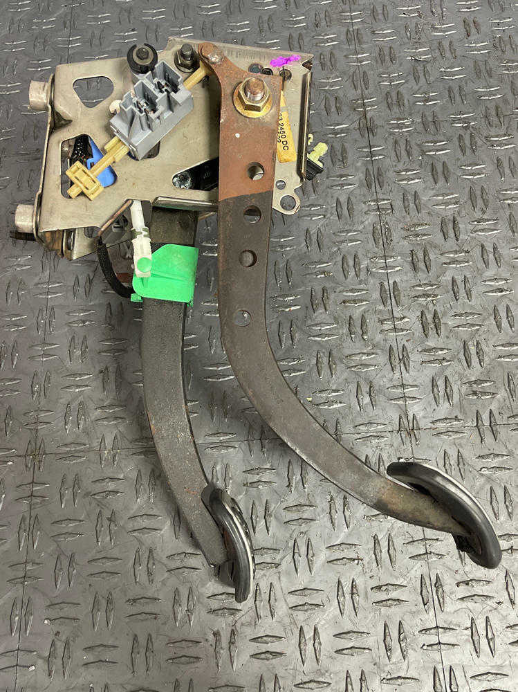 2003-04 Ford Mustang SVT Cobra Pedal Assembly- FOR MANUAL TRANS 276