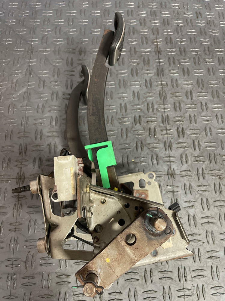 2003-04 Ford Mustang SVT Cobra Pedal Assembly- FOR MANUAL TRANS 276