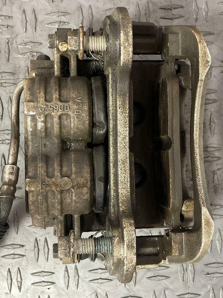 2011-12 Ford Mustang GT Front Brake Calipers Pair LH/RH 31k Miles 266