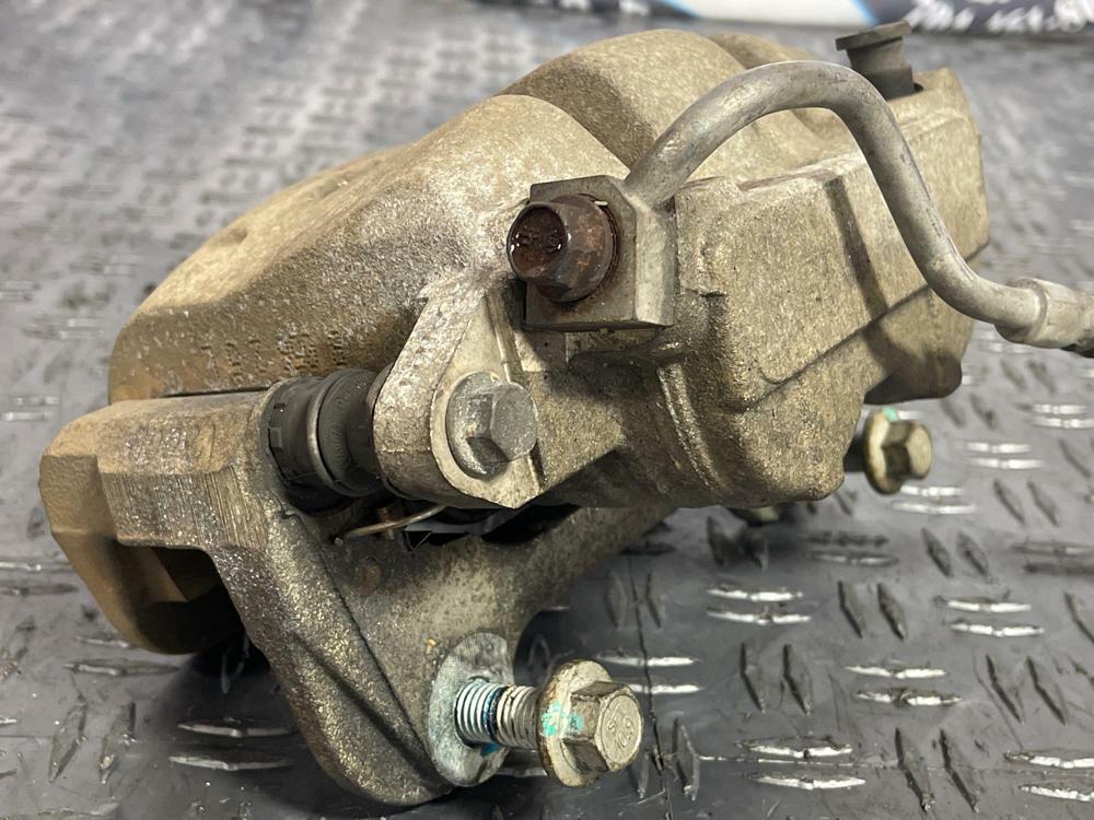 2011-12 Ford Mustang GT Front Brake Calipers Pair LH/RH 31k Miles 266