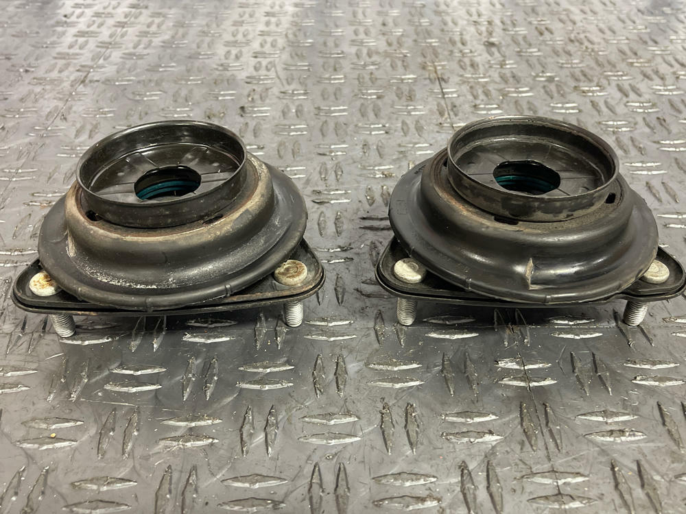 2015-23 Ford Mustang Strut Tops Pair LH RH