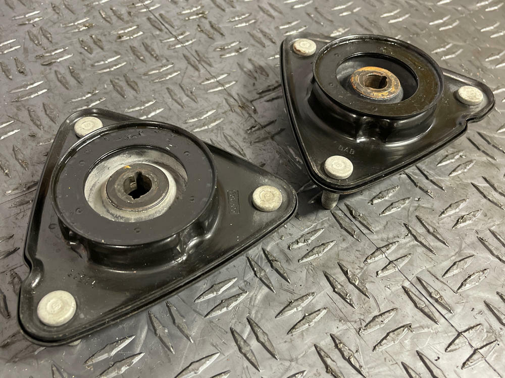 2015-23 Ford Mustang Strut Tops Pair LH RH