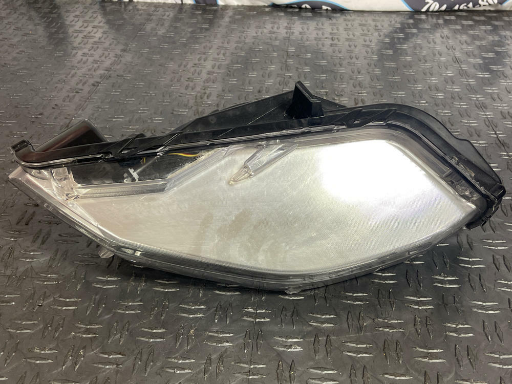 2018-23 Ford Mustang GT OEM Passenger RH Turn Signal Fog Light 275