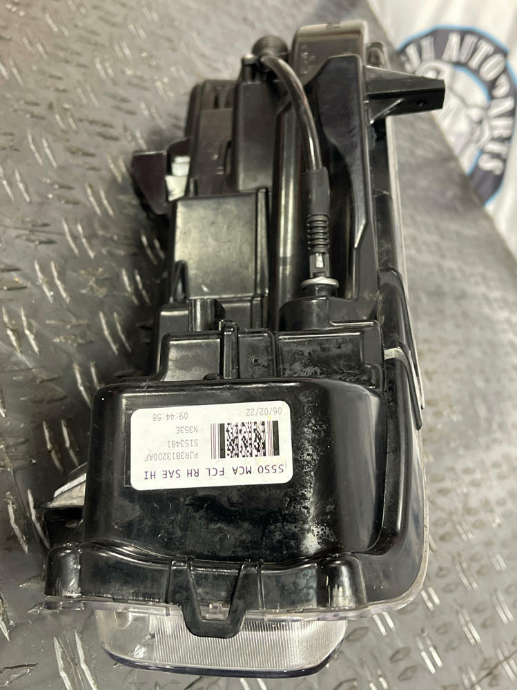 2018-23 Ford Mustang GT OEM Passenger RH Turn Signal Fog Light 275