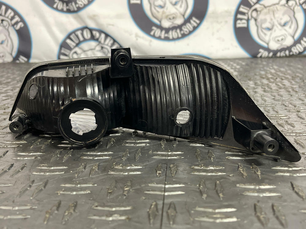 2015-17 Ford Mustang GT OEM Front RH Passenger Turn Signal Housing 249